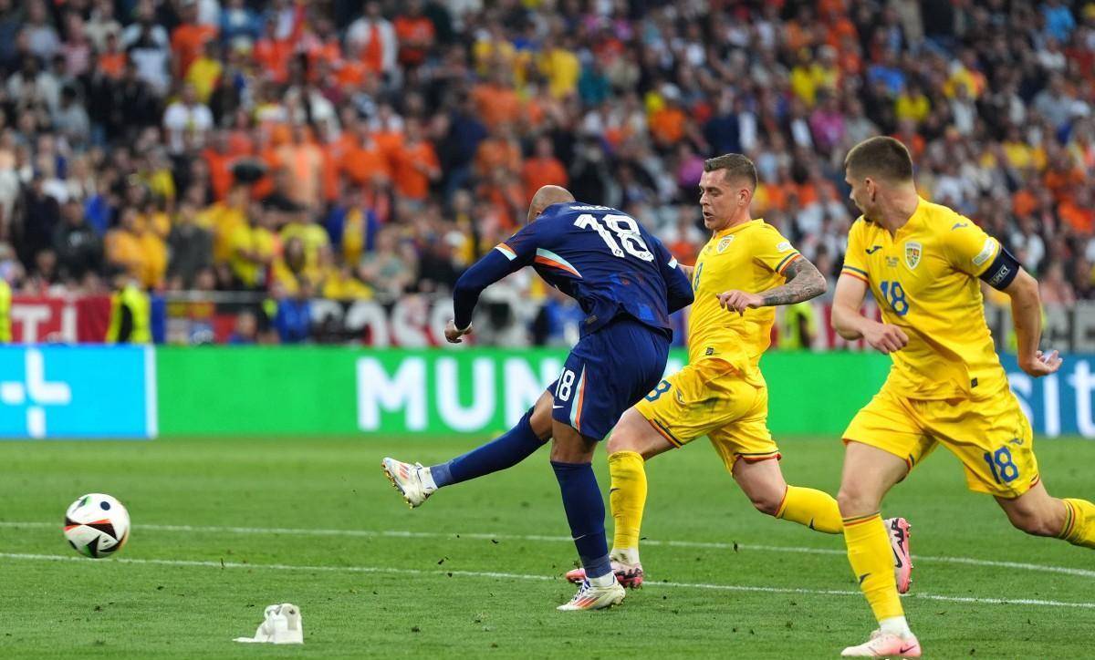 包含荷兰队与奥地利队硬仗相逢，角逐胜负的词条