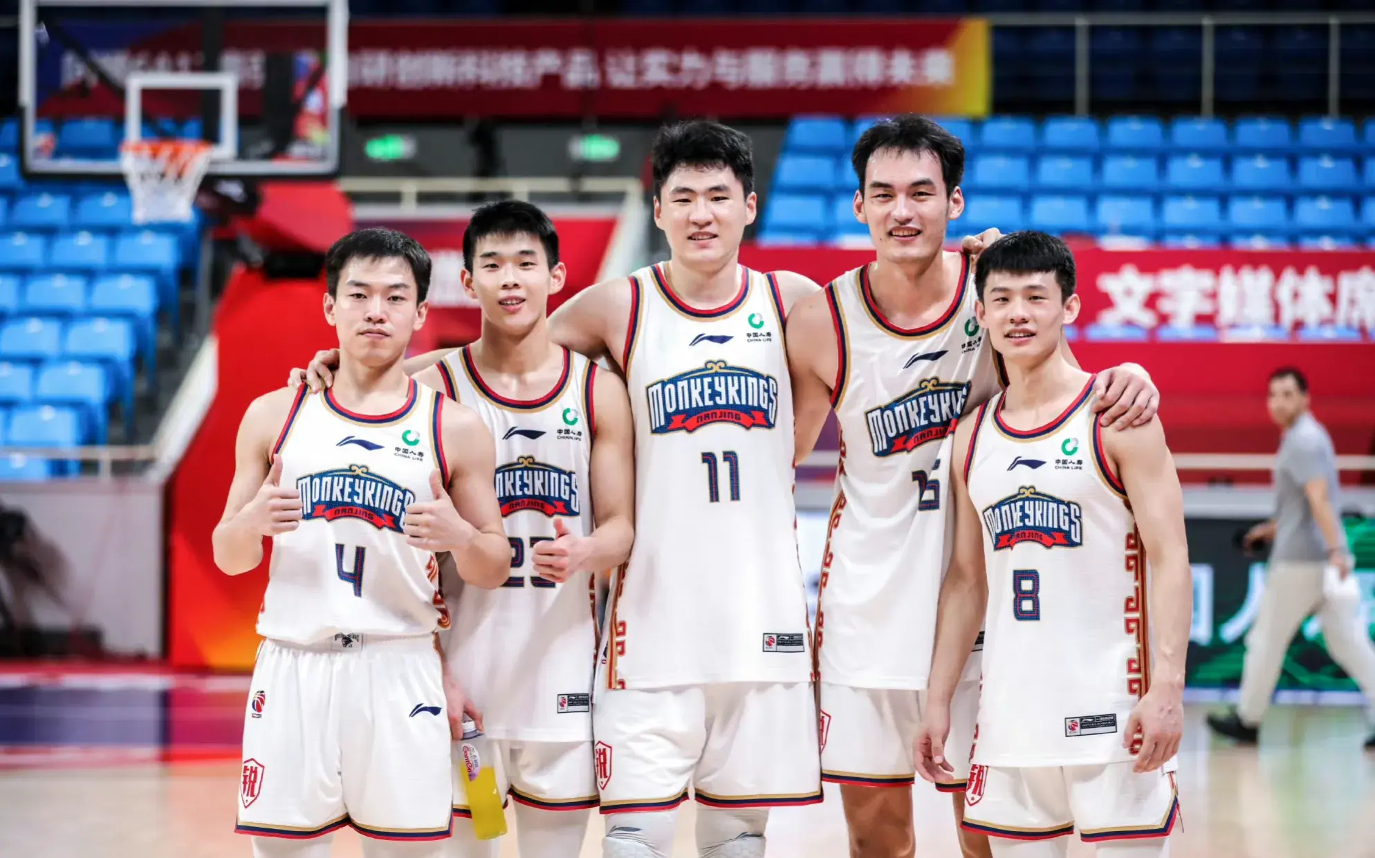 新赛季球队排名逐渐明朗,战术调整取得成效的简单介绍