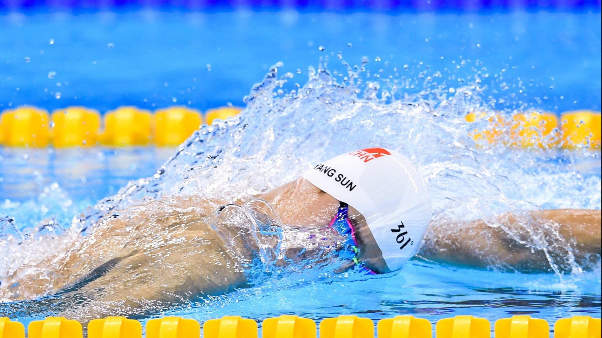 Rookie迎来十二赛季出色发挥，拜仁观众热烈欢呼！上演精彩一战