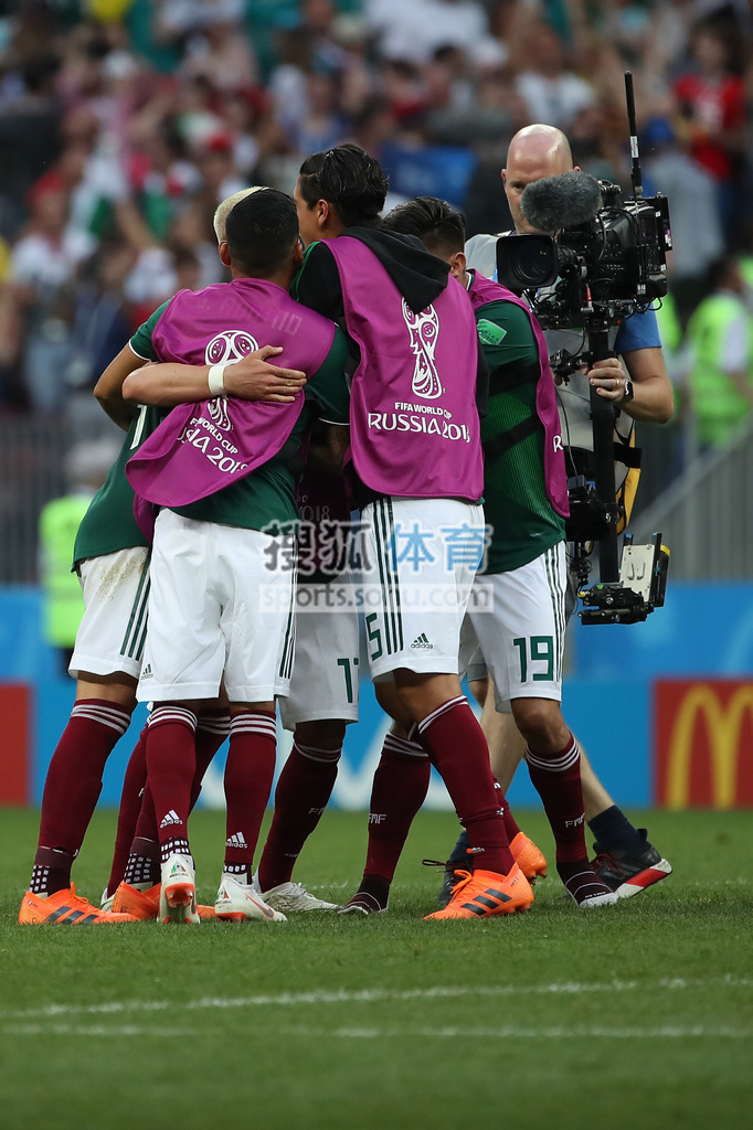 塔图姆赛点兑现，莱比锡淘汰上海海港晋级四强，主帅激动落泪的简单介绍